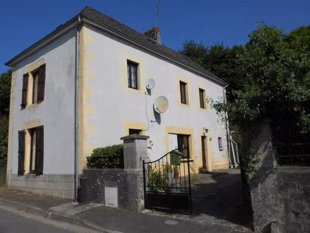 spacieuse maison de village avec cour etjardin