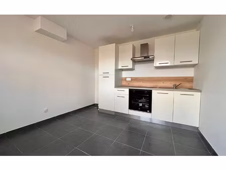 location appartement  m² t-1 à pérenchies  537 €