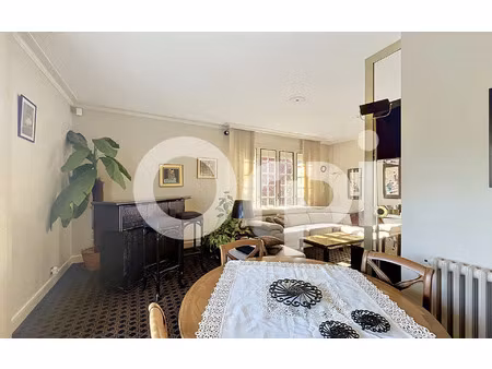 location maison  m² t-3 à brive-la-gaillarde  820 €