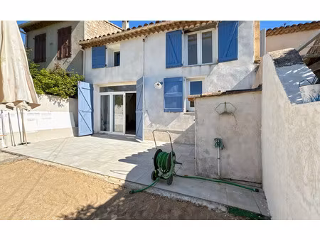 location maison  m² t-3 à roquefort-la-bédoule  1 350 €