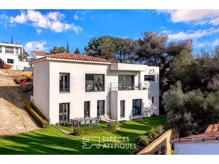 villa contemporaine vue mer avec toit terrasse
