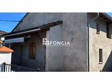 appartement t2bis en duplex avec terrasse et parking