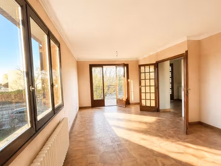 appartement de 97m2 avec une terrasse de 15m2 saint-priest