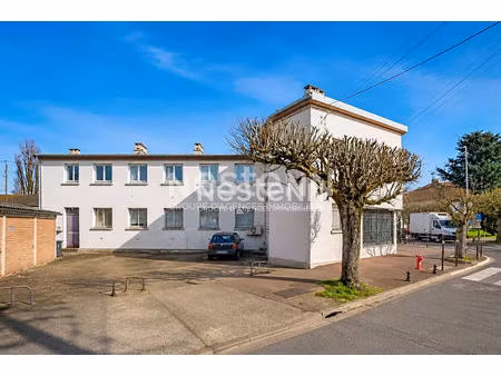 a louer à paray-vieille poste  un appartement de 2 pièces