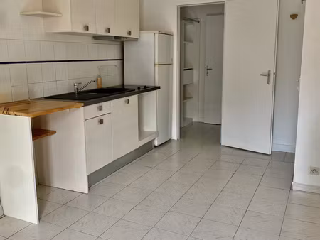 studio 27 m2 3ème étage st michel 33800 bordeaux