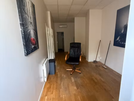 location bureaux 1 pièce  61.00m²  aubervilliers
