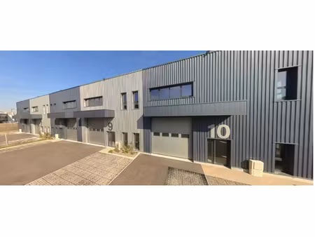 location local commercial 288 m2 à bourgoin-jallieu