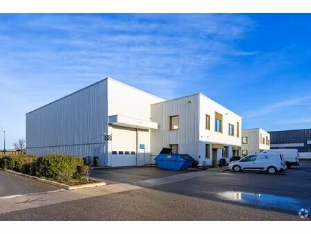 location local d’activités saint-priest 69800 546m² à 1092m²