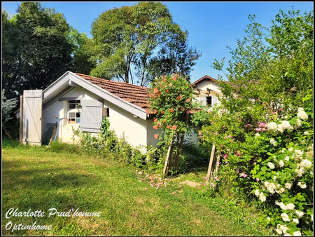 maison avec vue et jardin arboré - 180m²