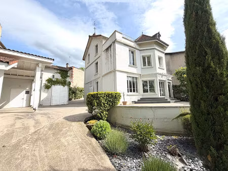 demeure de prestige ? élégante maison eiffel de 1898 avec piscine et parc arboré