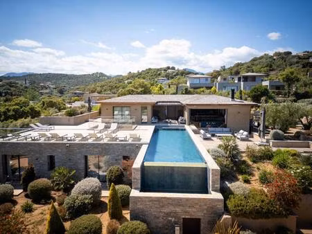 sainte lucie de porto vecchio - pinarellu –villa bord de mer