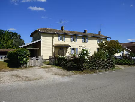 immeuble saint trivier de courtes 9 pièce(s) 200 m2