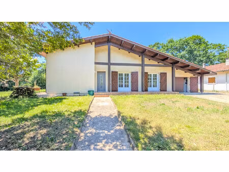 quartier calme  maison + terrain détachable 1800 m²