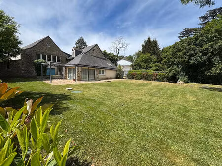 vente maison 7 pièces  208.00m²  rochefort