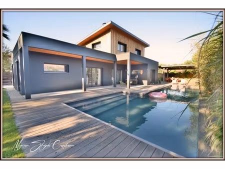 maison atypique à vendre 5 pièces à angrese(40) quartier calme