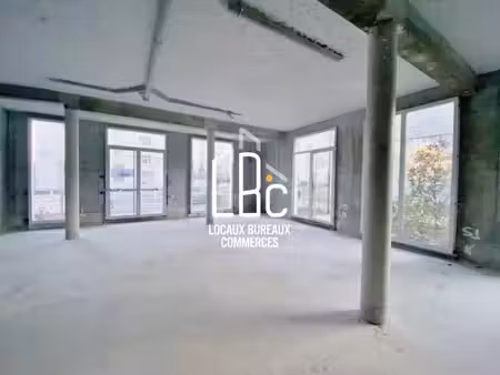 location commerce 116m²
