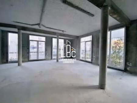 location commerce nantes 44200 116m²