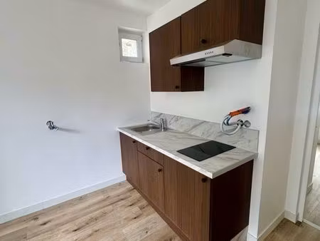 appartement t2 chateaulin rénové parking wifi