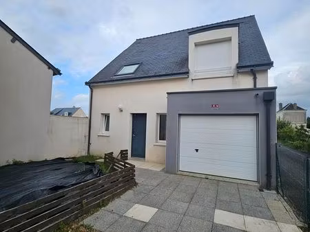 maison individuelle récente (2015) 4 chambres à montreuil-juigne disponible juin 2026