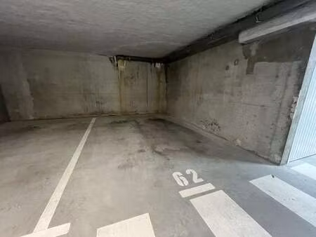 vente garage et parking à la chapelle-sur-erdre (44240) : à vendre / 17m² la chapelle-sur-