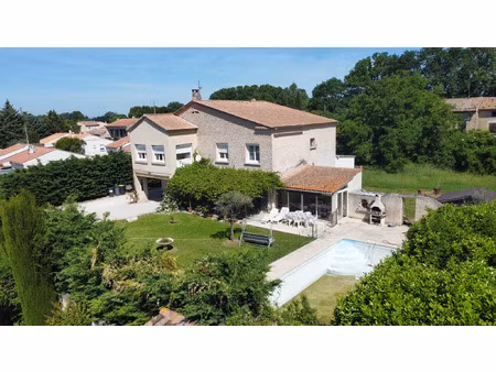 vente maison 8 pièces 216 m² pernes-les-fontaines (84210)
