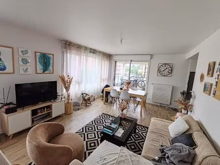 proche courrouze  immeuble recent  3 chambres  2 terrasses