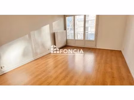 appartement t2 en centre-ville avec balcon et cellier