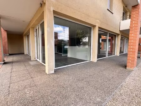 local commercial avec vitrine