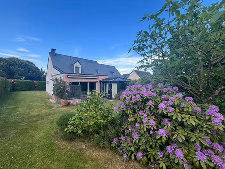 maison 8 pièces sur un terrain de 1000 m² entièrement clos et arbore