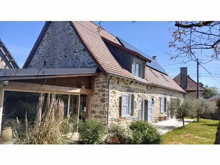 maison auvergnate renovee