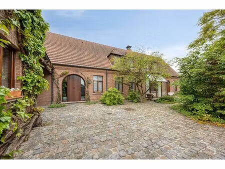 prachtig landhuis (326m²) met bijgebouwen tussen brussel en dendermonde