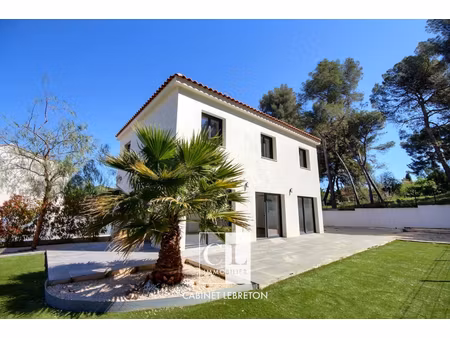 villa t5 de 2023 en bordure de pinède aux creissauds à aubagne 13400