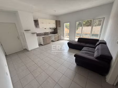 septemes les vallons - appartement t3 de 57 12 m2 + terrasse + 1 place de parking extérieu