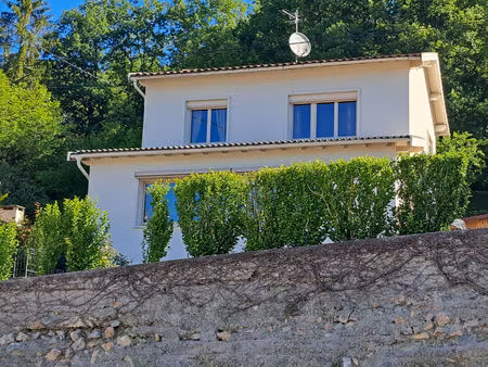 a vendre maison entierement renovee / jardin / garage / 4 chambres