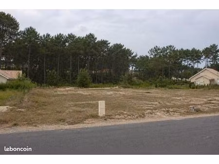 terrain 597 m² breuillet