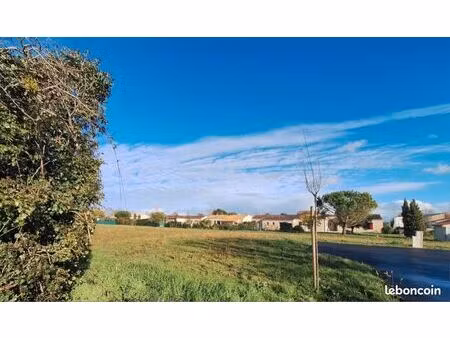 terrain 330 m² pisany