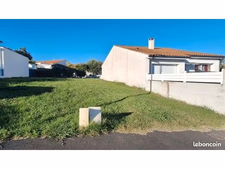 terrain 256 m² royan