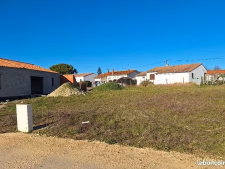 terrain 401 m² semussac