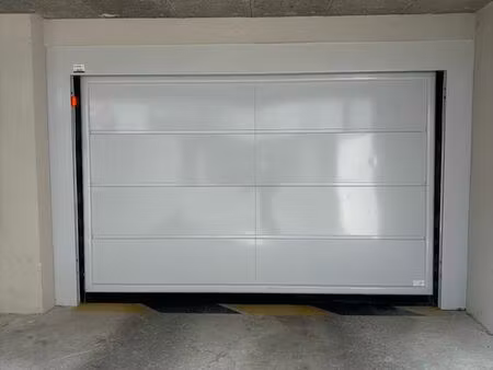 place de parking motor sécurisé à louer