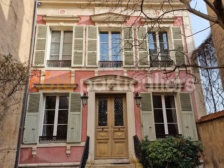 maison 9 pièces 247 m²