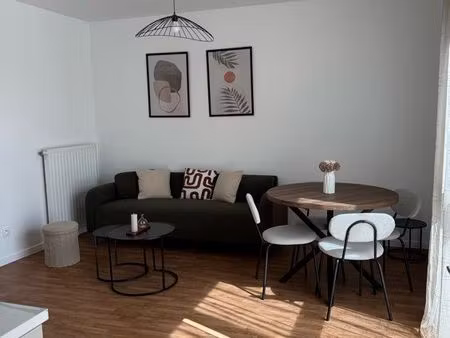 t2 meublé lumineux – 42 m² – parking – 5 min rer a