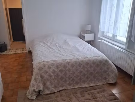 studio toutes charges comprises
