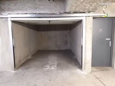 garage fermé lyon 7 / station debourg