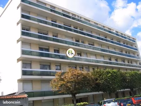 parking/box 8 m² poissy