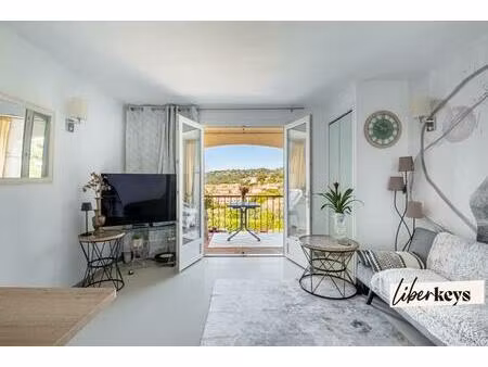 coup de coeur assuré pour ce charmant 2 pièces en duplex aux issambres ( quartier de roque