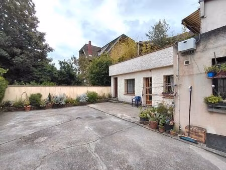 saint-ouen-l'aumône grand duplex aux allures de maison - 2 187 € cc