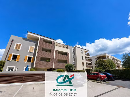 appartement t3 en rdc avec grande terrasse  jardin et parking