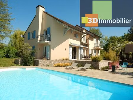 secteur lons-le-saunier (39)  maison familiale 225 m²  quatre chambres  piscine chauffée  