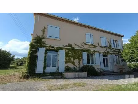 maison quercynoise 10 pieces 251m2 piscine