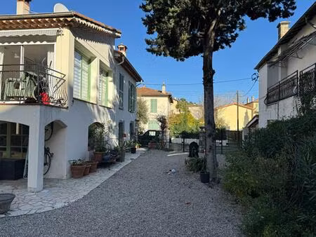 vence centre ville  maison de ville 5 pièces 114 m2
